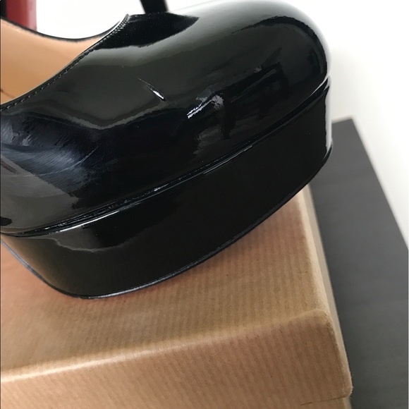 Christian Louboutin Bianca Pumps - Picture 4 of 7